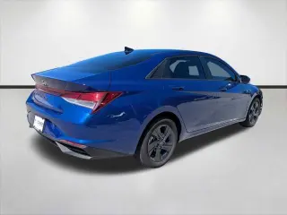 Hyundai ELANTRA 2023 SEL 4p Sedan