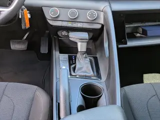 Hyundai ELANTRA 2024 SE 4p Sedan