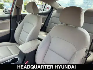 Hyundai ELANTRA 2017 SE 4dr Sedan (versión de mitad de año)