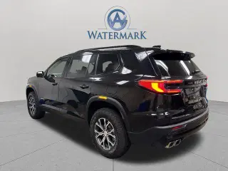 GMC Acadia 2025 4x4 AT4 SUV de 4 puertas