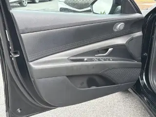 Hyundai ELANTRA 2023 SEL 4p Sedana