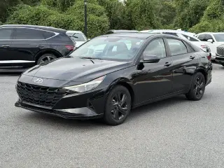 Hyundai ELANTRA 2023 SEL 4p Sedana