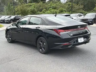 Hyundai ELANTRA 2023 SEL 4p Sedana