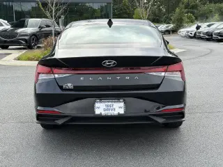 Hyundai ELANTRA 2023 SEL 4p Sedana