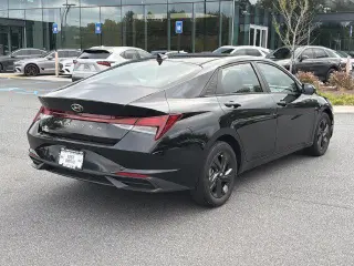 Hyundai ELANTRA 2023 SEL 4p Sedana