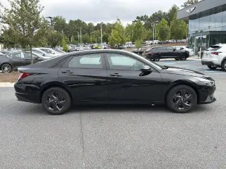 Hyundai ELANTRA 2023 SEL 4p Sedana