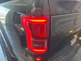 Ford F-150 2018 4x4 Raptor 4dr SuperCrew 5.5 ft. SB