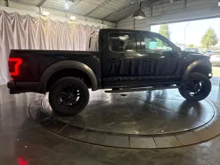 Ford F-150 2018 4x4 Raptor 4dr SuperCrew 5.5 ft. SB