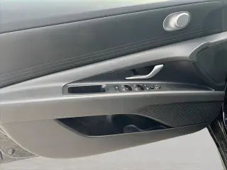 Hyundai ELANTRA 2026 SE 4p Sedan