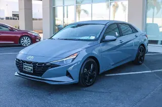 Hyundai ELANTRA 2023 SEL 4p Sedana