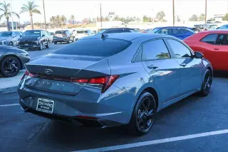 Hyundai ELANTRA 2023 SEL 4p Sedana