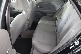 Hyundai ELANTRA 2024 SE 4p Sedana