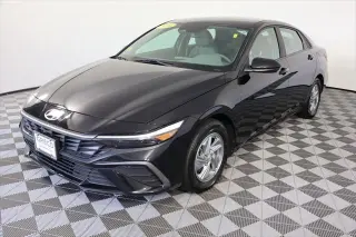 Hyundai ELANTRA 2024 SE 4p Sedana