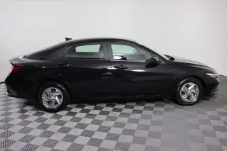 Hyundai ELANTRA 2024 SE 4p Sedana