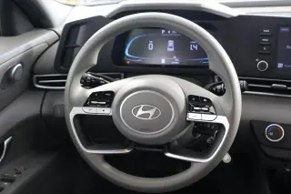 Hyundai ELANTRA 2024 SE 4p Sedana