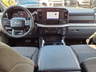Ford F-250 Super Duty 2024 4x4 XLT 4dr Crew Cab 6.8 ft. SB Pickup
