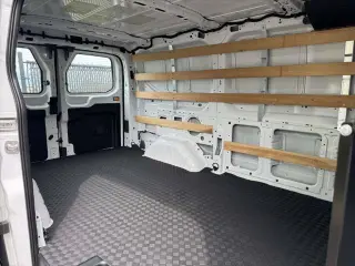Ford Transit 2025 250 3dr SWB Techo Bajo Furgoneta de Carga