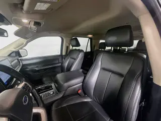 Ford Expedition MAX 2022 4x4 XLT 4dr SUV