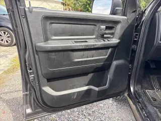 Ram 1500 2018 4x2 Tradesman 4p Cubica Quad Cab 6.3 ft. CA Pickup
