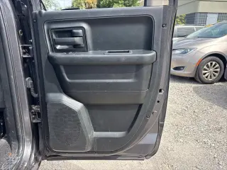 Ram 1500 2018 4x2 Tradesman 4p Cubica Quad Cab 6.3 ft. CA Pickup