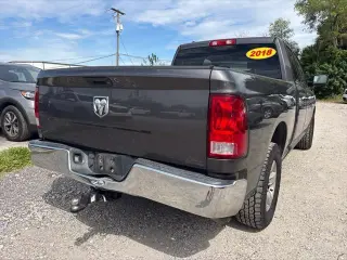 Ram 1500 2018 4x2 Tradesman 4p Cubica Quad Cab 6.3 ft. CA Pickup