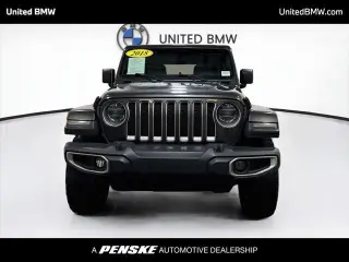 Jeep Wrangler Ilimitado 2018 4x4 Sahara 4p SUV (lanzamiento de mitad de año)