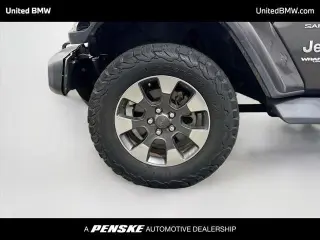 Jeep Wrangler Ilimitado 2018 4x4 Sahara 4p SUV (lanzamiento de mitad de año)