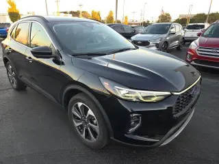 Ford Escape 2023 AWD Platinum 4dr SUV