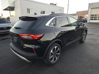 Ford Escape 2023 AWD Platinum 4dr SUV