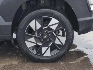 Hyundai KONA 2025 AWD SEL 4dr Crossovero suburbano