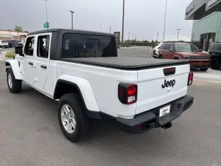 Jeep Gladiator 2023 4x4 Sport 4p. Cabina Crew 5.0 ft. SB
