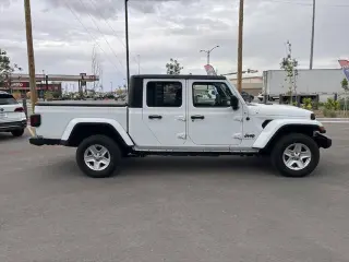 Jeep Gladiator 2023 4x4 Sport 4p. Cabina Crew 5.0 ft. SB