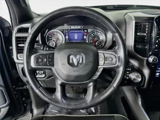 Ram 1500 2021 4x4 Laramie 4p Camioneta de cabina doble 5.6 ft. LB Camion