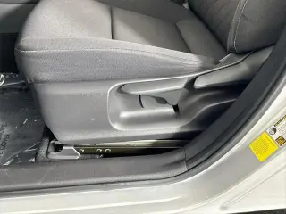 Toyota Corolla Hybrid 2024 LE 4p Sedana