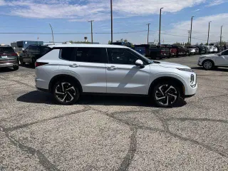 Mitsubishi Outlander 2024 AWD SE 4p SUV