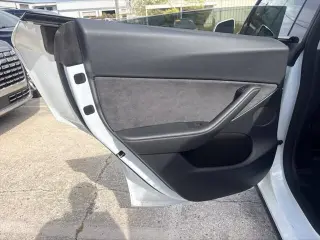 Tesla Model Y 2024 AWD Performance crossover de 4 puertas