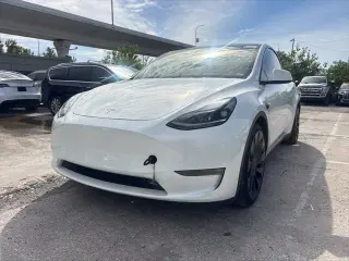 Tesla Model Y 2024 AWD Performance crossover de 4 puertas