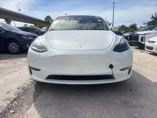 Tesla Model Y 2024 AWD Performance crossover de 4 puertas