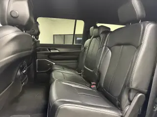 Jeep Wagoneer 2023 4x2 Serie III 4p SUV