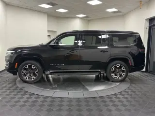 Jeep Wagoneer 2023 4x2 Serie III 4p SUV