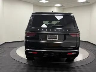 Jeep Wagoneer 2023 4x2 Serie III 4p SUV