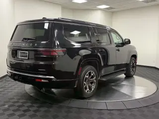 Jeep Wagoneer 2023 4x2 Serie III 4p SUV