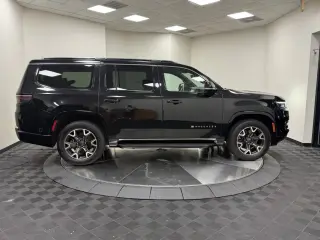 Jeep Wagoneer 2023 4x2 Serie III 4p SUV