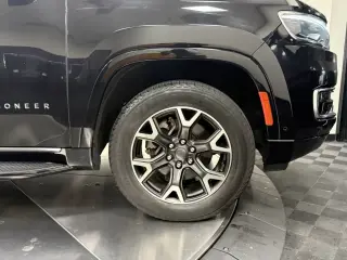 Jeep Wagoneer 2023 4x2 Serie III 4p SUV