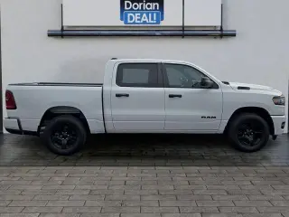 Ram 1500 2025 4x4 Tradesman 4p Camioneta de tripulación 5.6 ft. SB