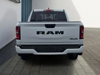 Ram 1500 2025 4x4 Tradesman 4p Camioneta de tripulación 5.6 ft. SB