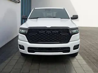 Ram 1500 2025 4x4 Tradesman 4p Camioneta de tripulación 5.6 ft. SB