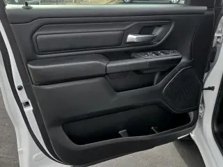 Ram 1500 2025 4x4 Tradesman 4p Camioneta de tripulación 5.6 ft. SB