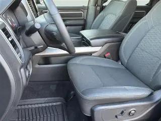 Ram 1500 2025 4x4 Big Horn 4p. Cabina Extendida 5.6 pies Súper Camioneta