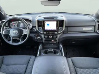 Ram 1500 2025 4x4 Big Horn 4p. Cabina Extendida 5.6 pies Súper Camioneta